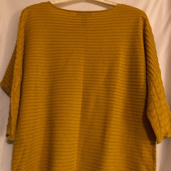 Tops - Picture 2 of 2